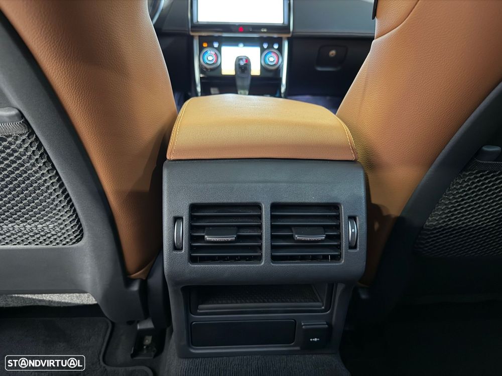 Jaguar XE 2.0 i4 R-Dynamic HSE - 30