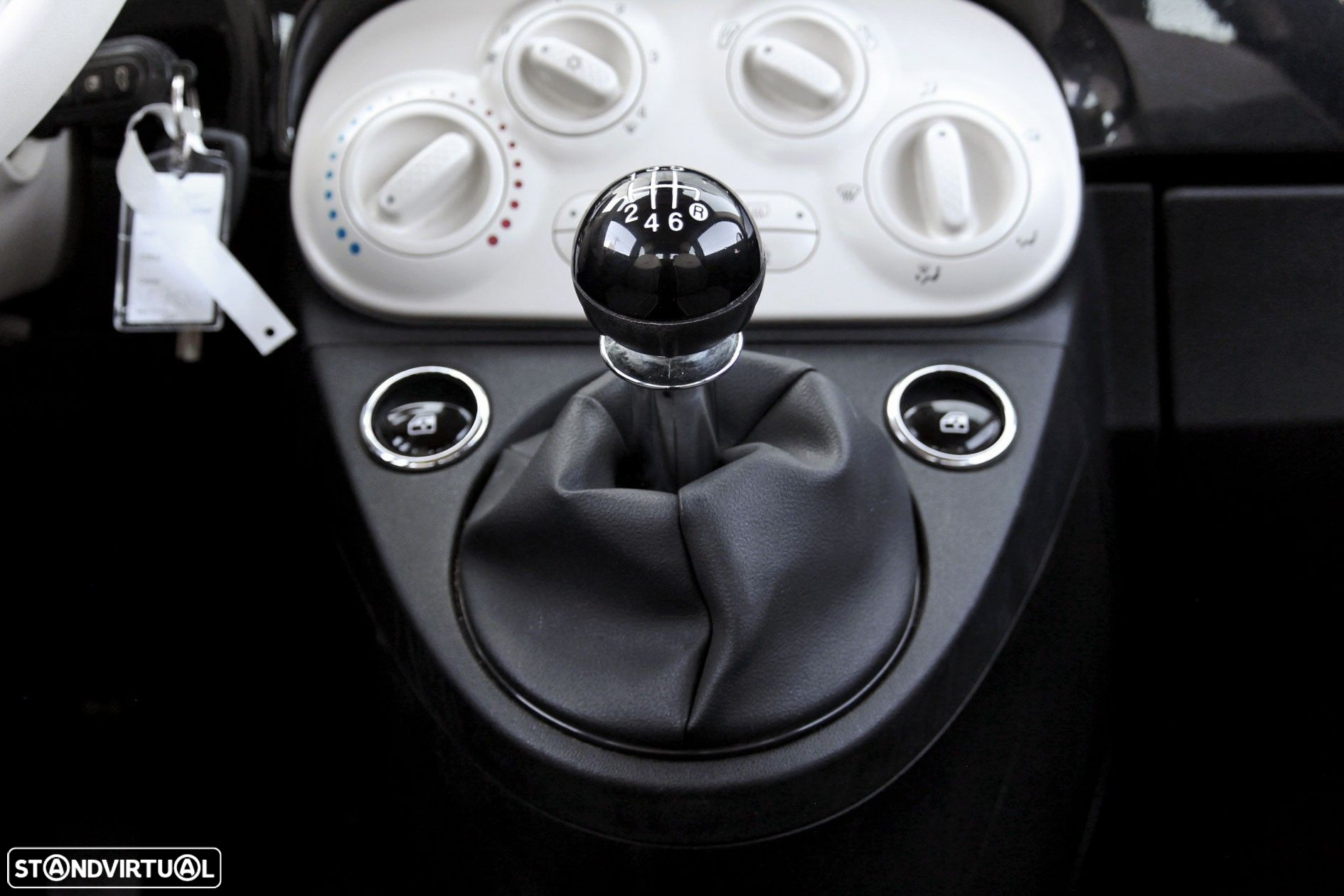 Fiat 500C 1.0 Hybrid Lounge - 26