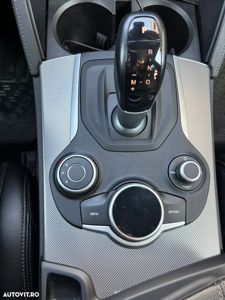Alfa Romeo Stelvio 2.0 Turbo 16V AT8-Q4 Ti - 20