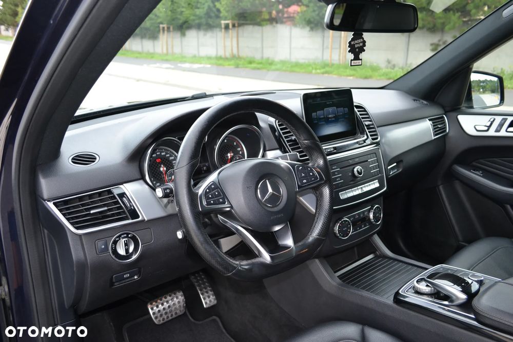Mercedes-Benz GLE - 12