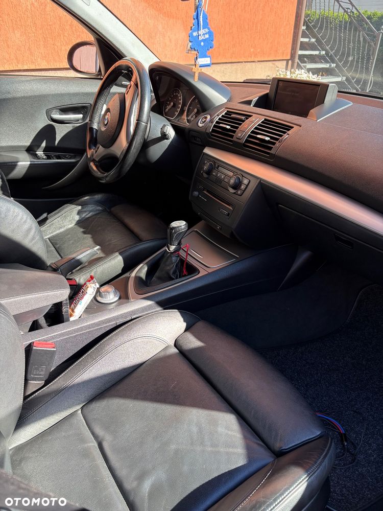 BMW Seria 1 120d - 17