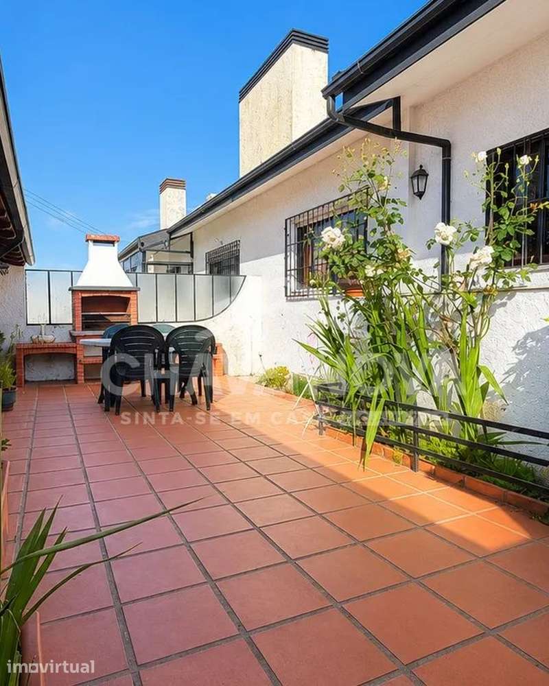 Moradia Geminada V3  c/ Garagem Box  | 3000m das Praias (Aguda) - Grande imagem: 2/7