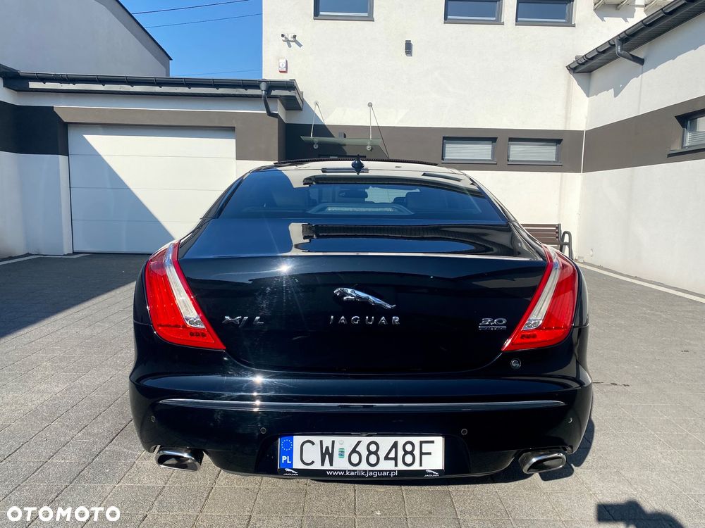 Jaguar XJ 3.0 T LWB AWD Portfolio - 10