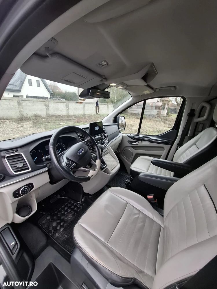 Ford Tourneo Custom Bus 320 2.0 EcoBlue 170 CP L2H1 Active Aut. - 10