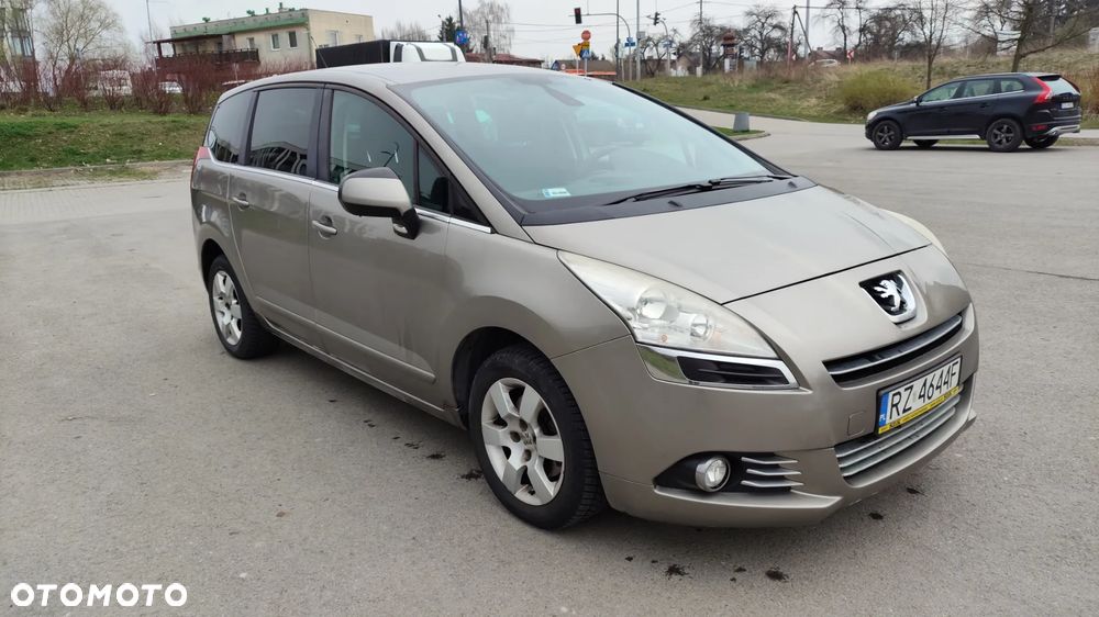 Peugeot 5008 1.6 THP Family - 3