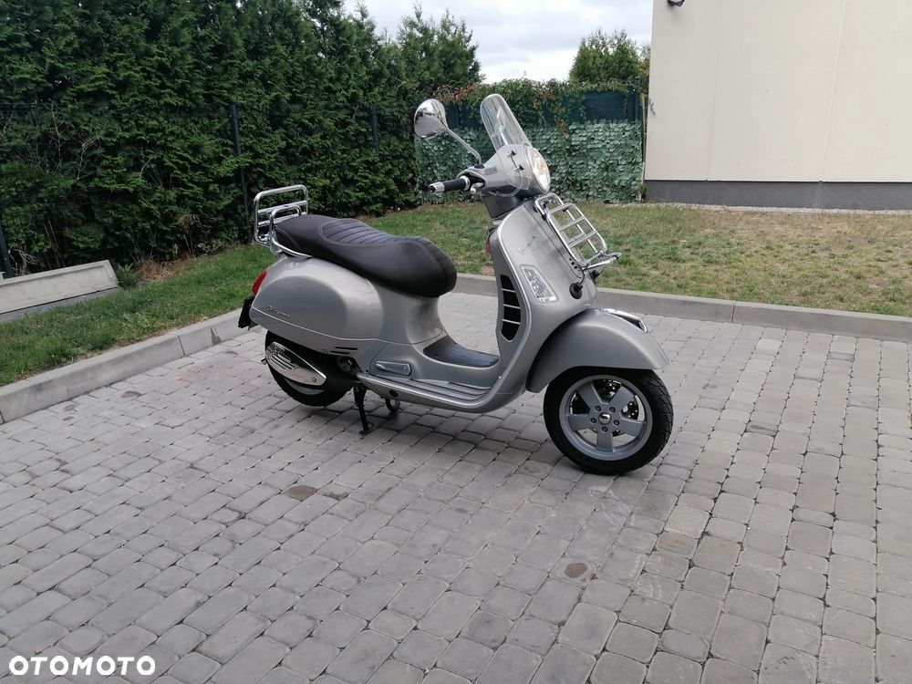 Vespa GTS - 2