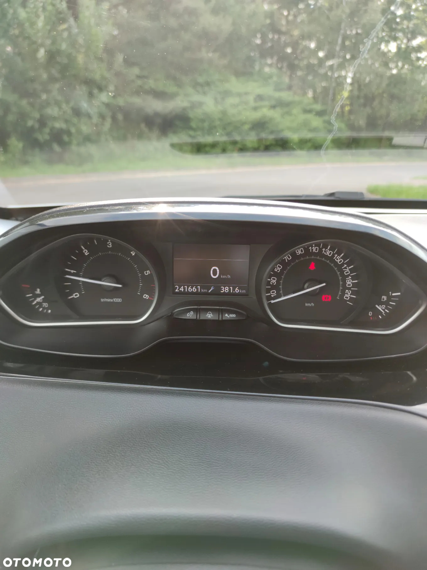 Peugeot 208 1.6 e-HDi Allure STT - 15