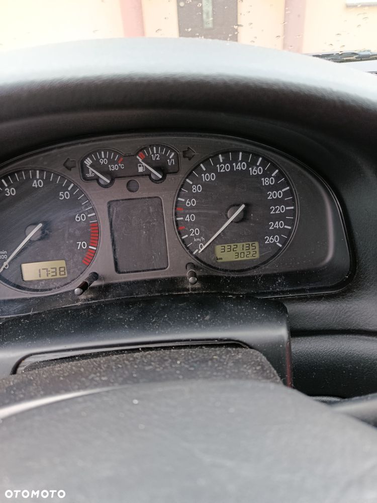 Volkswagen Passat - 5