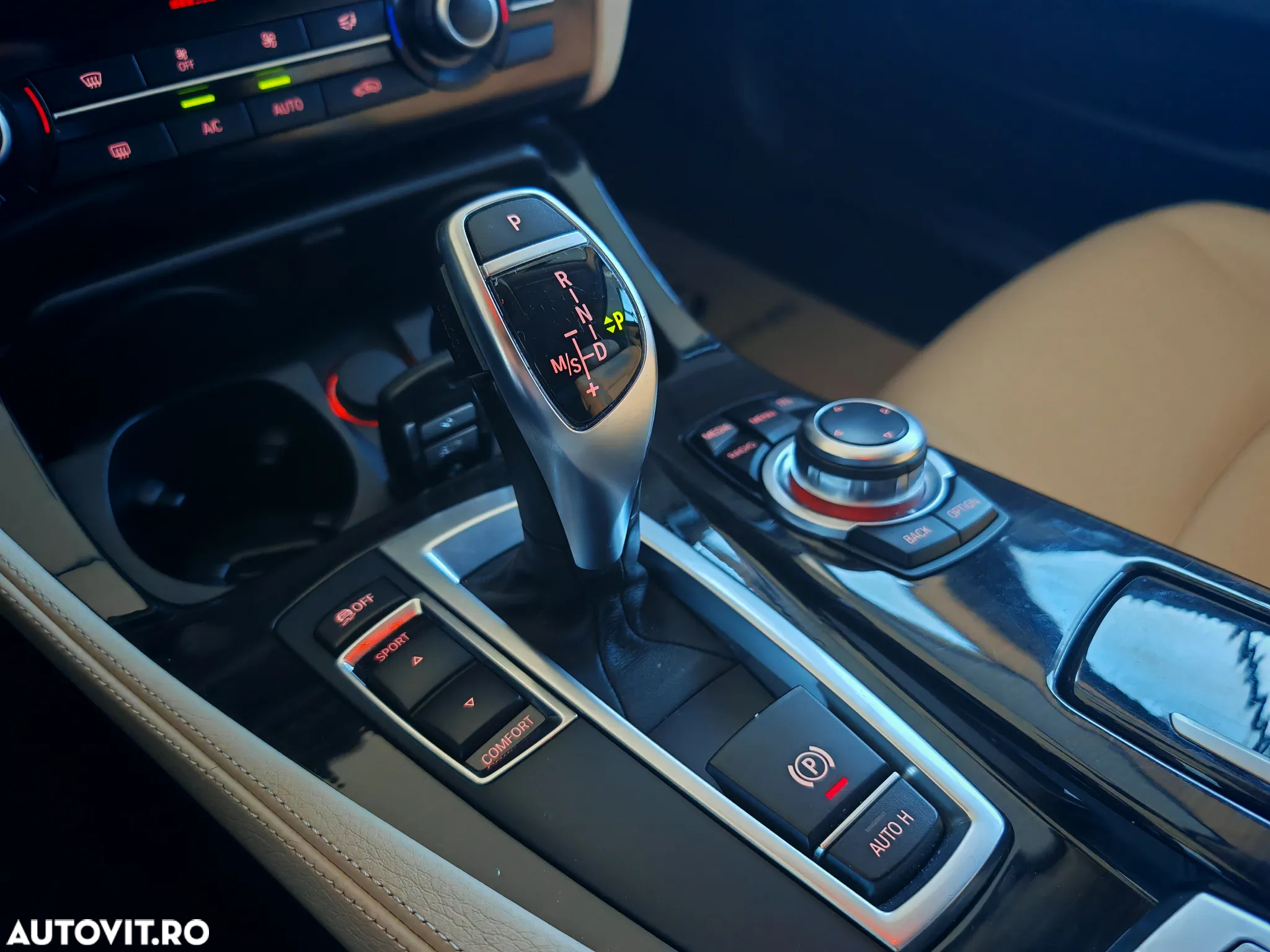 BMW Seria 5 530d Aut. Luxury Line - 38