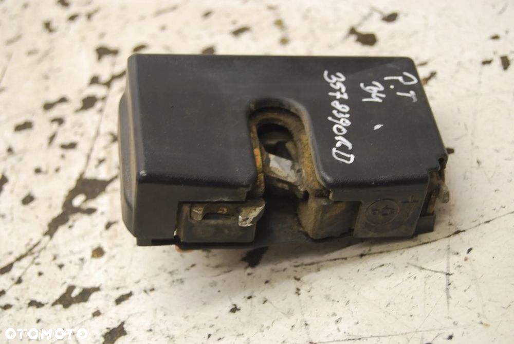 ZAMEK DRZWI PRAWY TYŁ 357839016D VW PASSAT B4 - 3