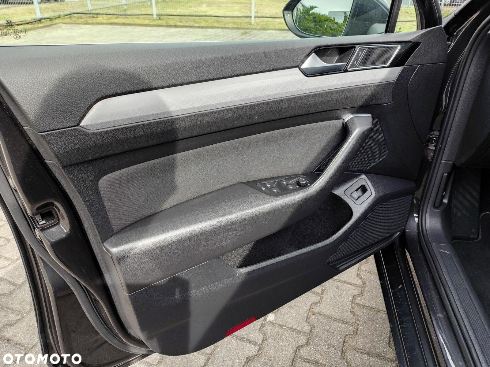 Volkswagen Passat 2.0 TDI Business DSG - 16