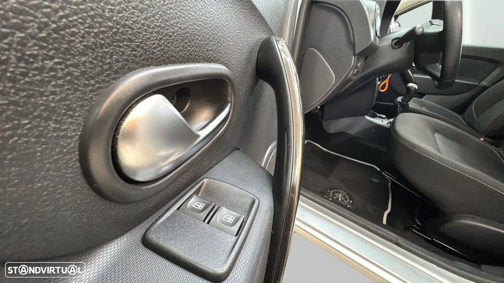 Dacia Sandero 1.0 SCe Pack — fotografia 13