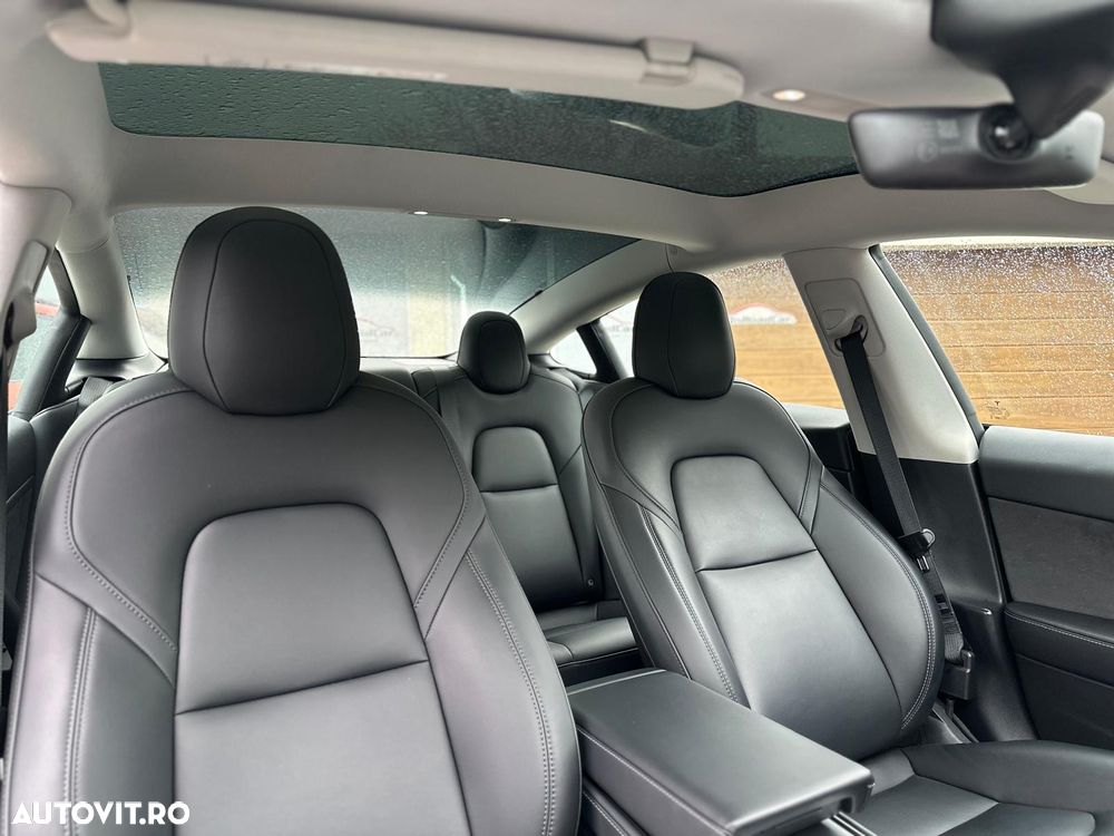 Tesla Model 3 Long Range - 34