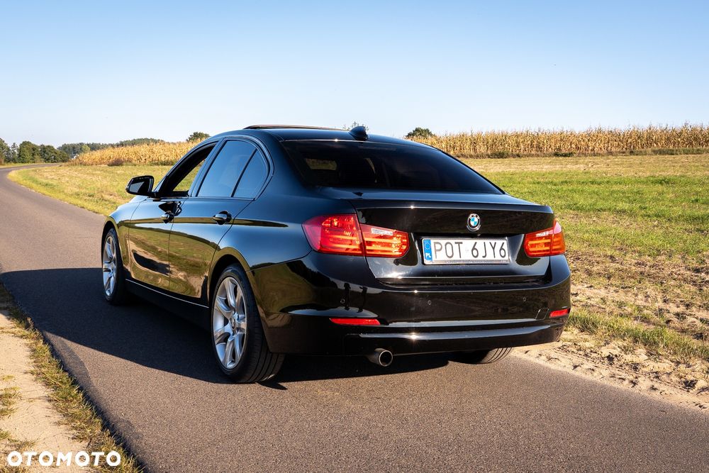 BMW Seria 3 320i - 15