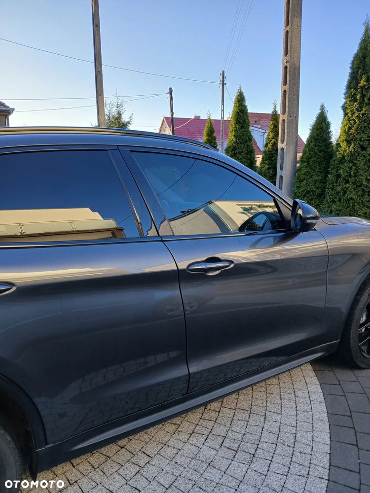 Alfa Romeo Stelvio - 10