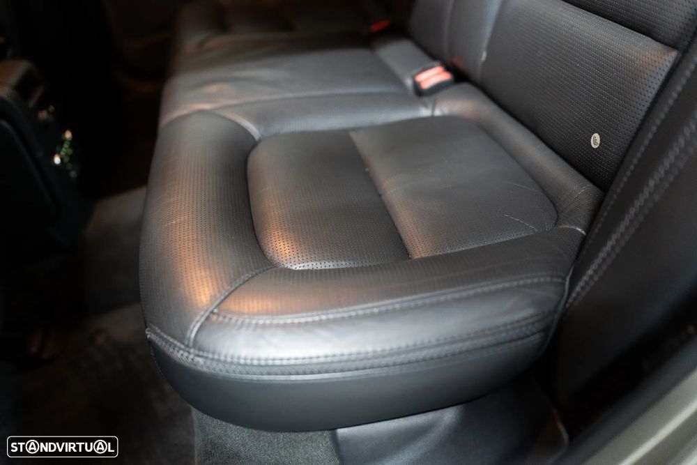 Volvo XC 70 D5 Summum Geartronic - 38