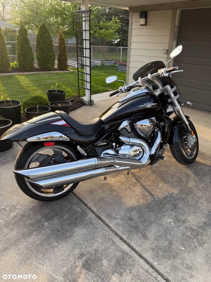 Suzuki Intruder - 32
