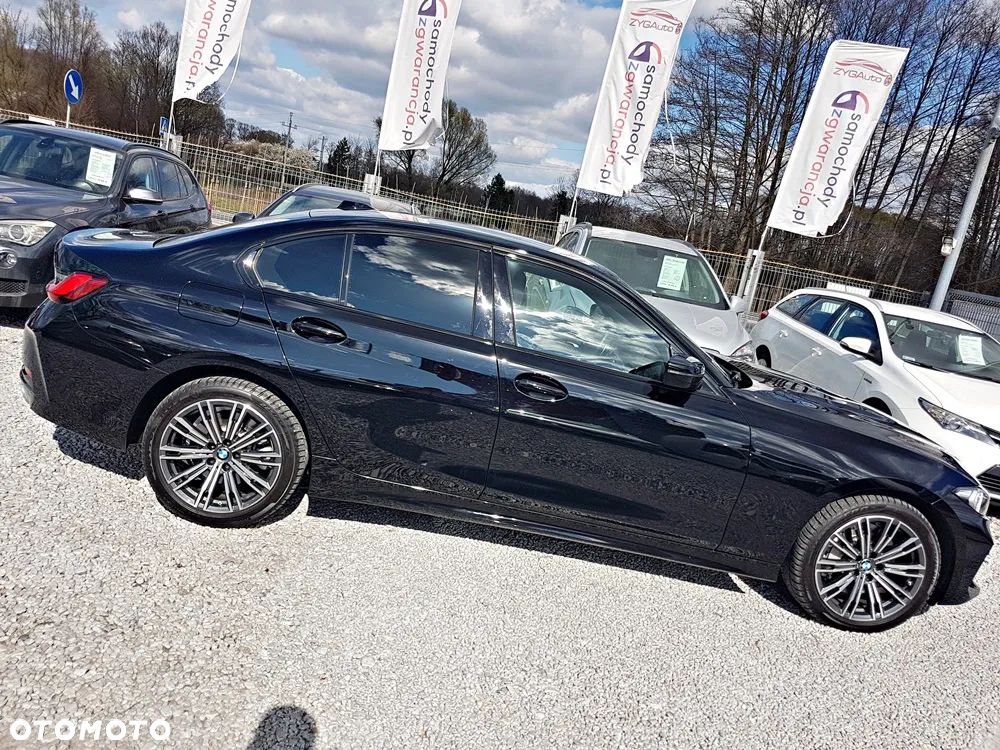 BMW Seria 3 330d xDrive mHEV - 30