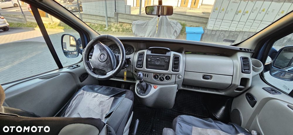 Opel Vivaro - 8
