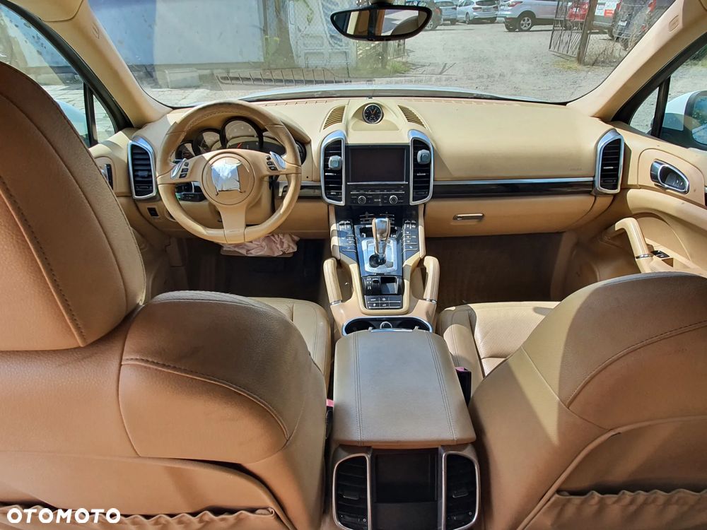 Porsche Cayenne - 10