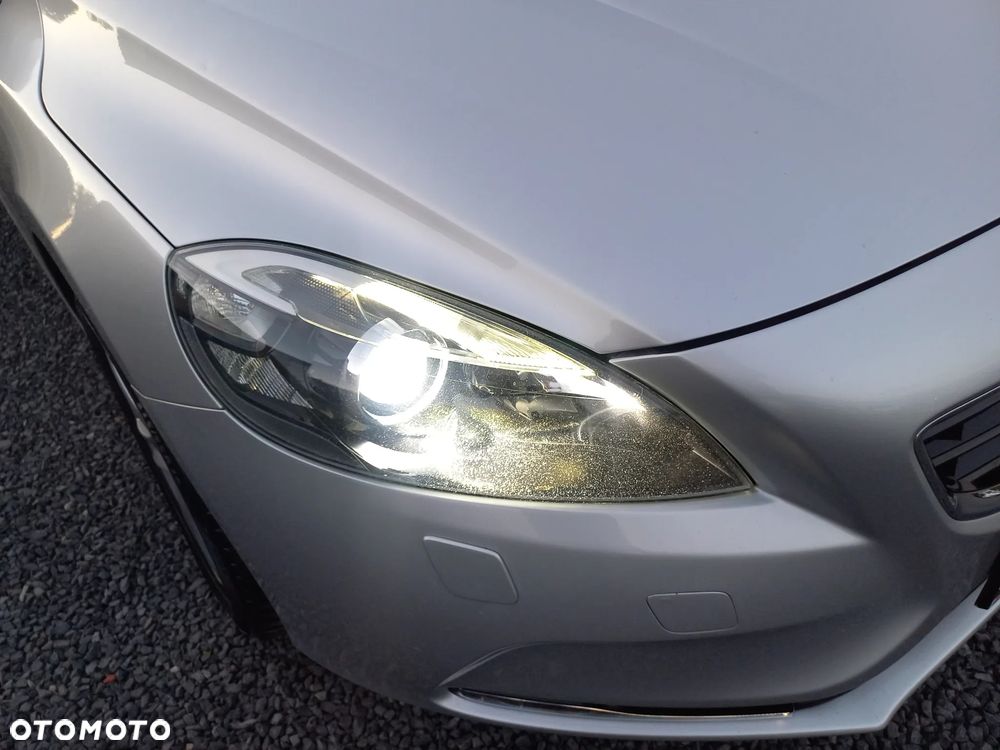 Volvo V40 D3 Momentum - 14