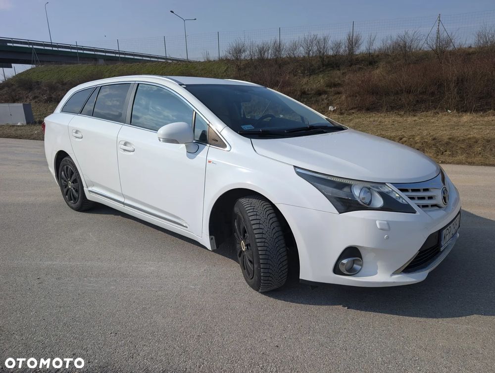 Toyota Avensis 2.0 D-4D Premium - 6
