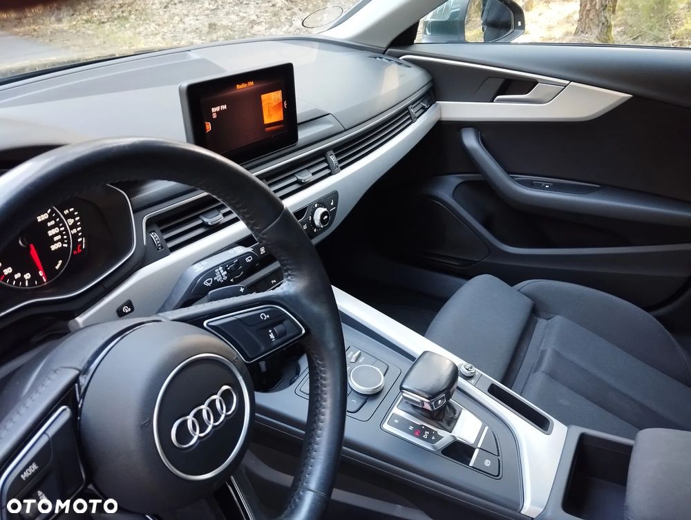 Audi A4 Avant 2.0 TFSI ultra S tronic design - 12