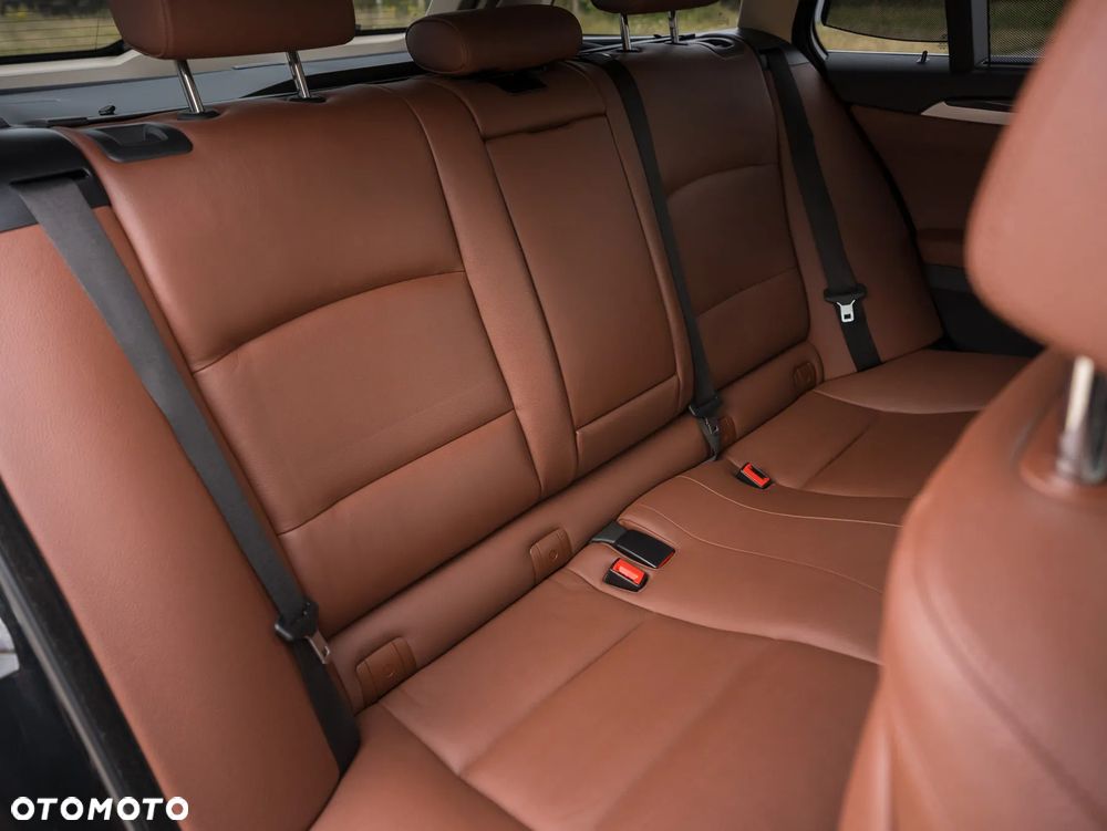 BMW Seria 5 525d Modern Line - 32