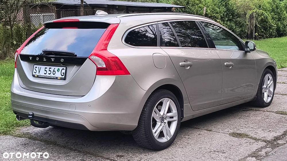 Volvo V60 D2 Summum - 8