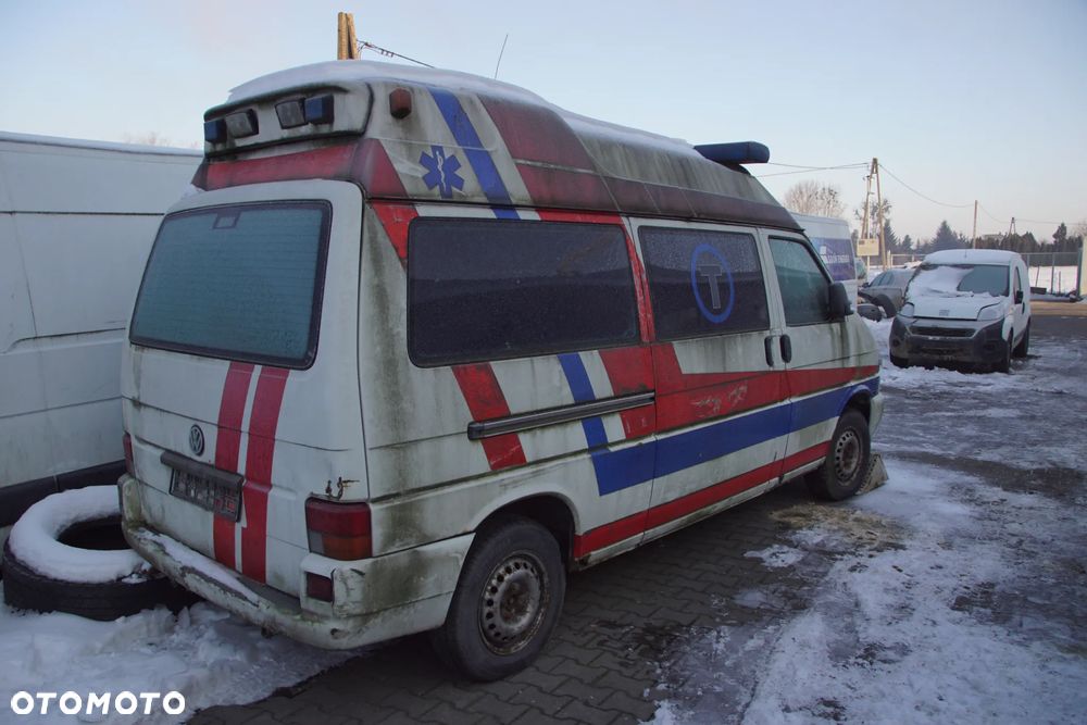 Auto na części - Volkswagen Transporter T4 Lift 2.5 TDI 102 KM ACV DXZ L902 2002R Silnik Skrzynia Drzwi Maska Klapa Błotnik Zderzak Lusterko Lampa Deska Kokpit Sterownik Moduł Czujnik Licznik Panel Kierownica - 4