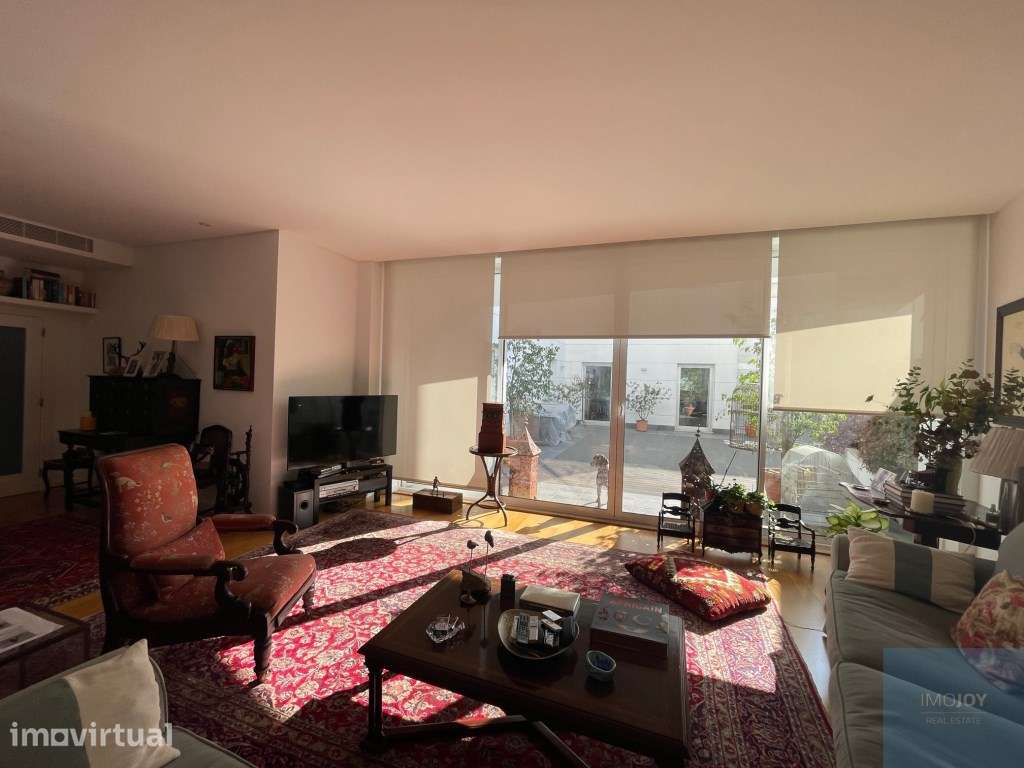 Apartamento T3 com Terraço na Cruz Quebrada - Grande imagem: 2/43