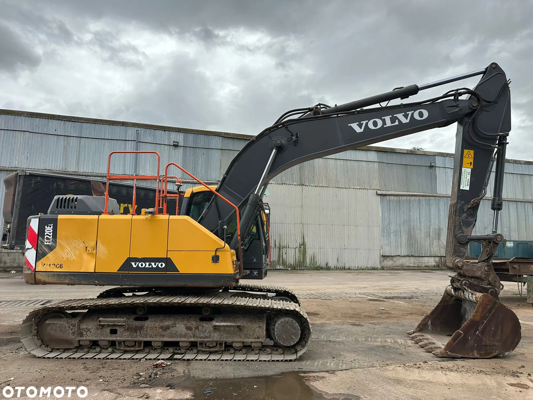 Volvo EC220 EL - 2