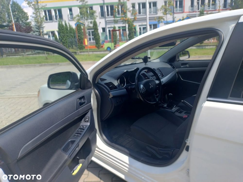 Mitsubishi Lancer 1.6 Inform - 14
