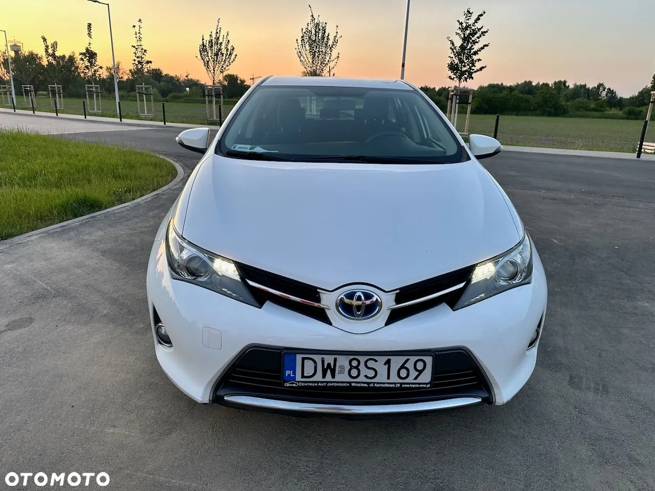 Toyota Auris Hybrid 135 Premium - 2
