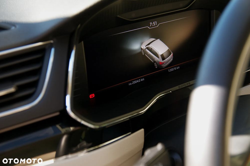 Skoda Superb 2.0 TSI L&K DSG - 19
