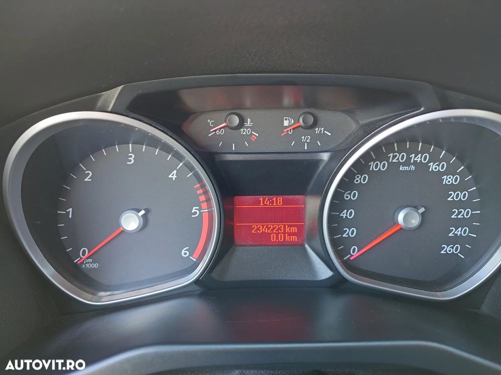 Ford Mondeo 1.8 TDCi Trend - 12