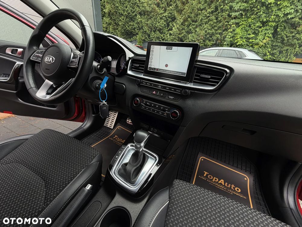 Kia Ceed - 16