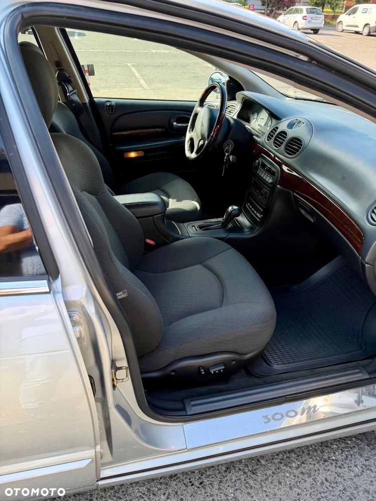 Chrysler 300M - 13