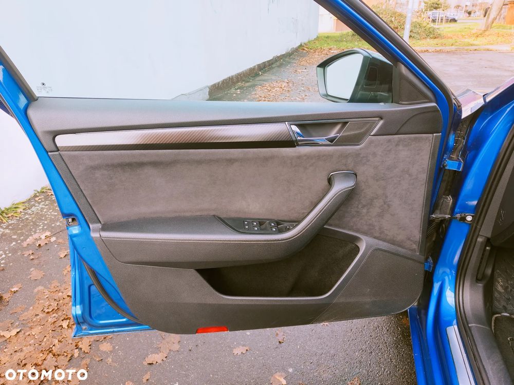 Skoda Superb 2.0 TDI SCR Sportline DSG - 27