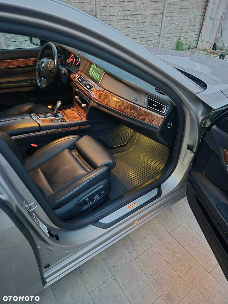 BMW Seria 7 - 8