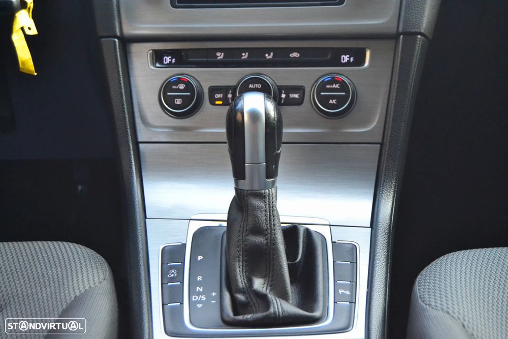 VW Golf Variant 1.6 TDi Trendline DSG - 14