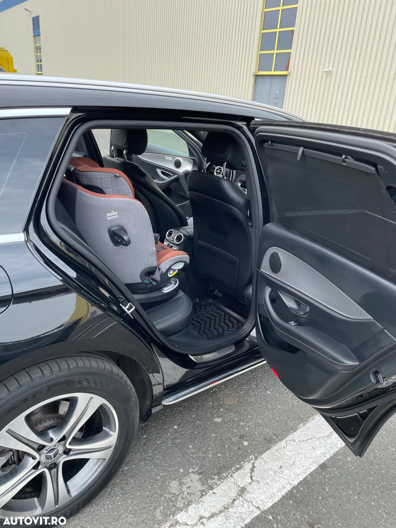 Mercedes-Benz E 200 4Matic T 9G-TRONIC Avantgarde - 14