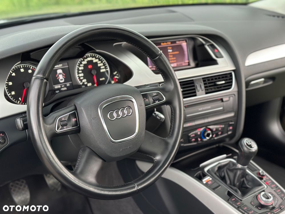 Audi A4 Limousine - 36