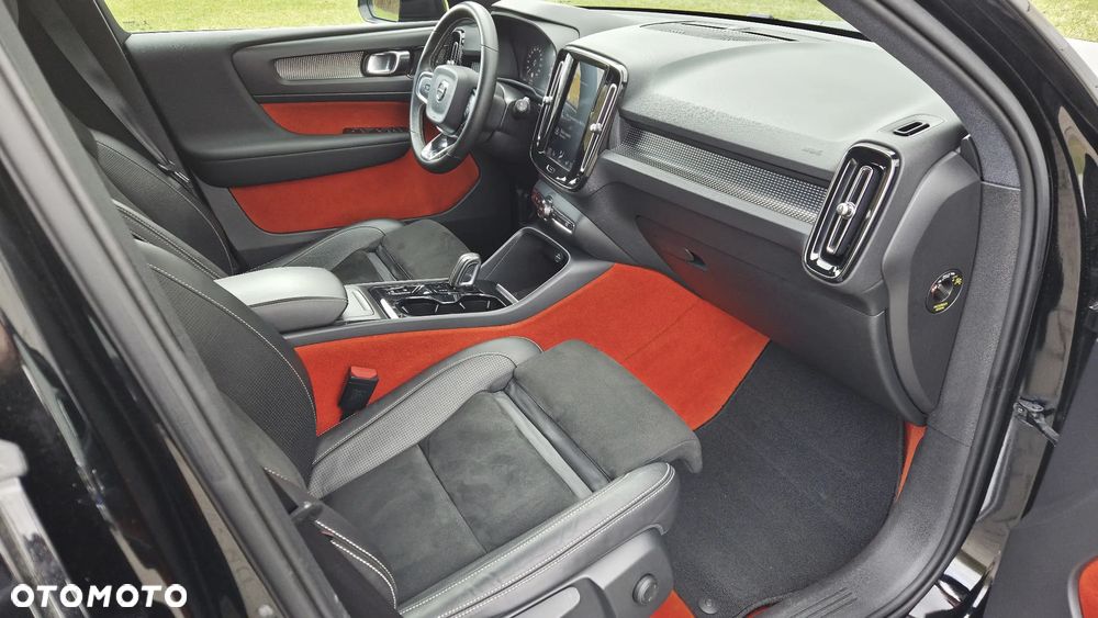 Volvo XC 40 D4 AWD R-Design (Intro Edition) - 12