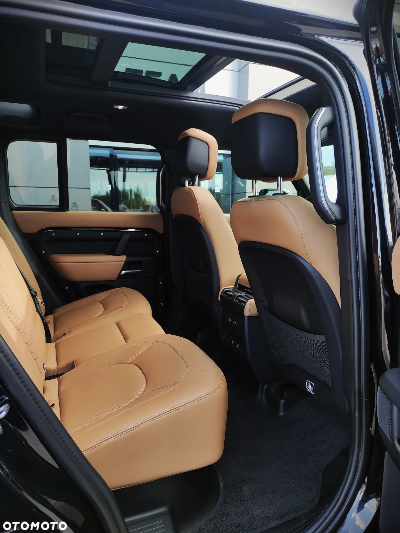 Land Rover Defender - 22