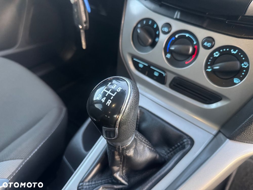 Ford Focus 1.6 Edition - 17