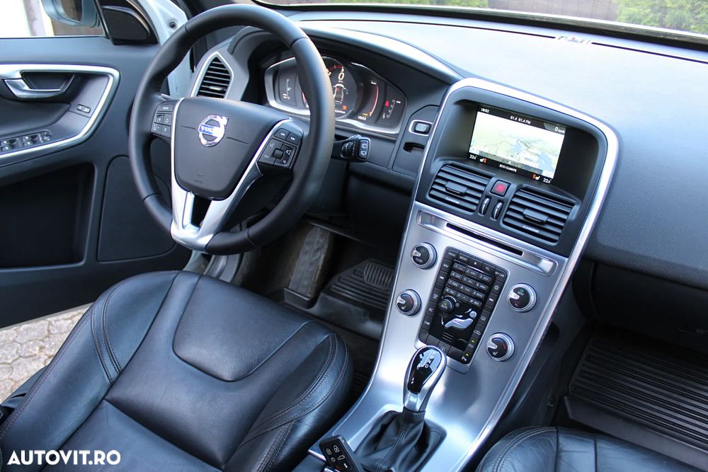 Volvo XC 60 D4 Geartronic Summum - 9