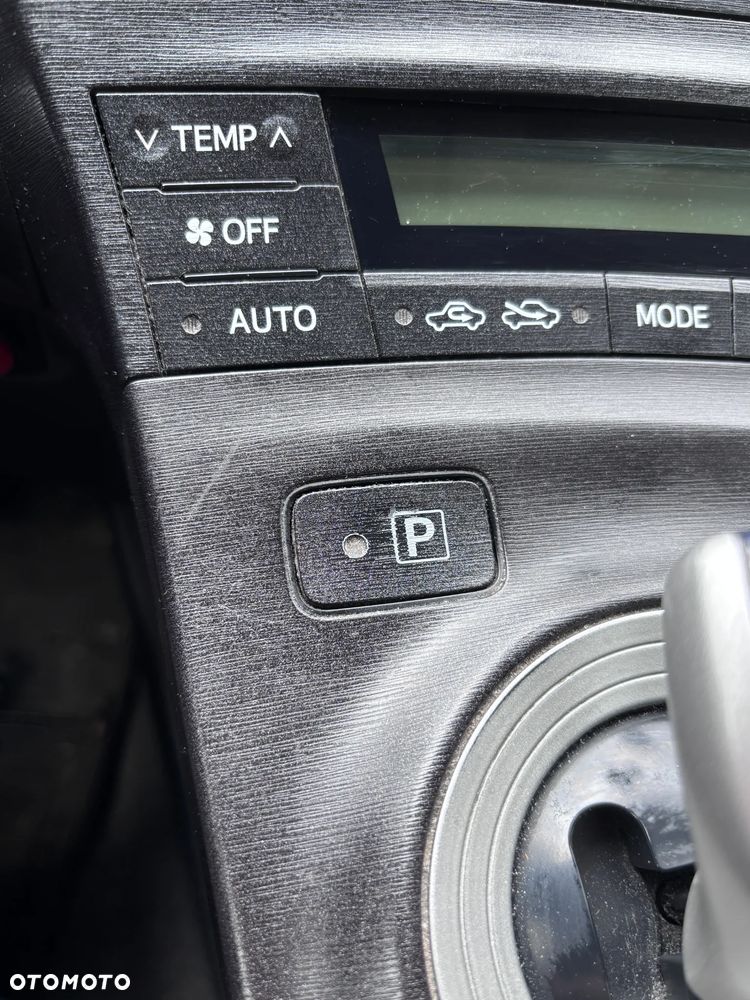 Toyota Prius - 4