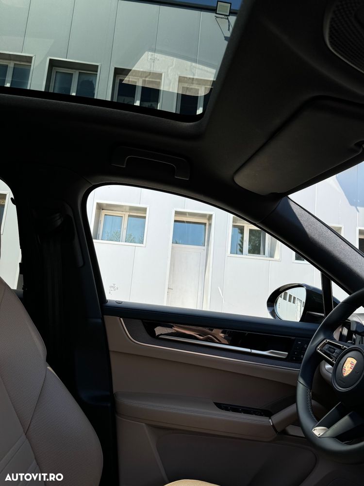 Porsche Cayenne Coupe Black Edition - 36