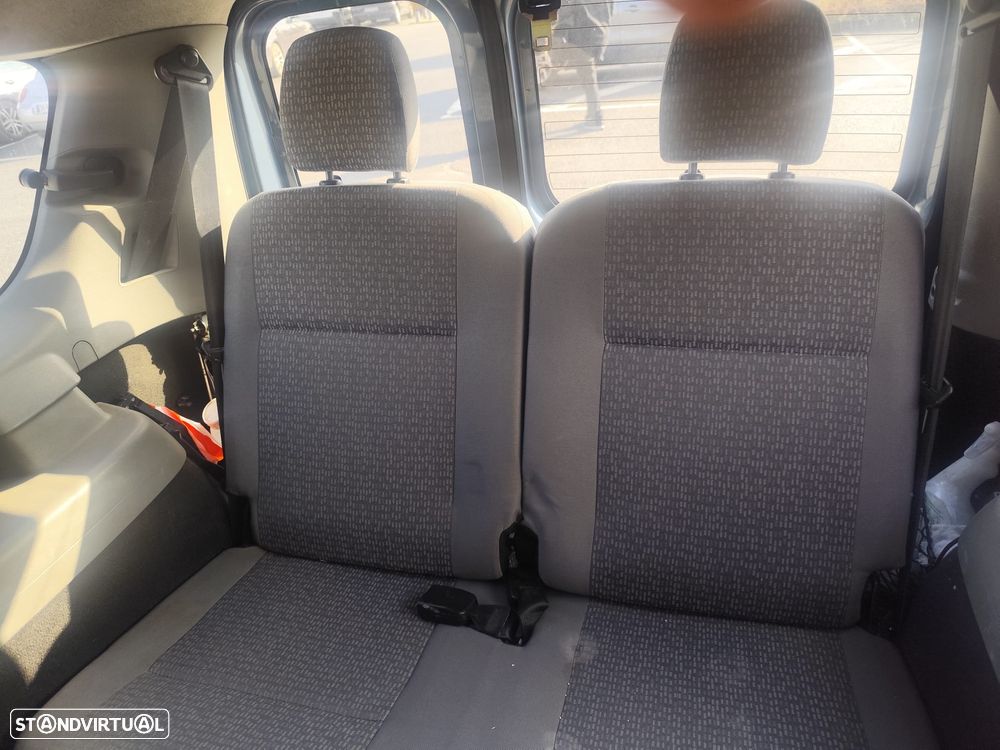 Dacia Logan MCV 1.5 dCi Confort 7L - 8